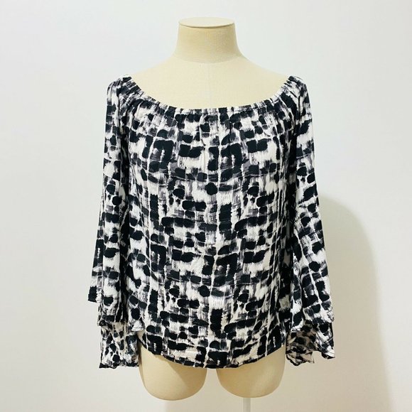 Decjuba Size M Black White Angel Sleeve Blouse - Picture 2 of 6